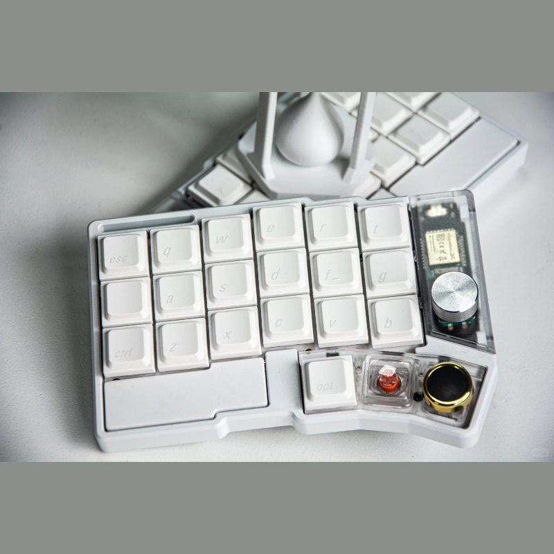 Tastiera Divisa Cornix Wireles - Gaming Keyboard Ergonomics recensione e prezzo